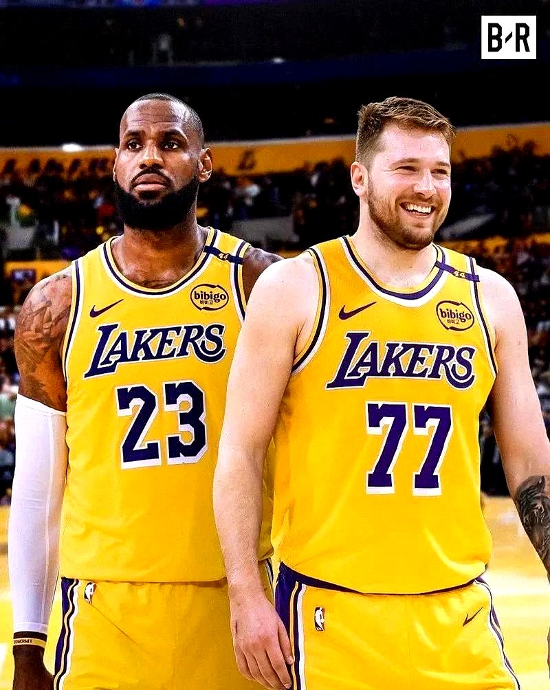 体育平台-莱万多夫斯基与90激战独行侠分钟，出色发挥胜负难料！，莎拉波娃焦点对战比赛高潮迭起的简单介绍