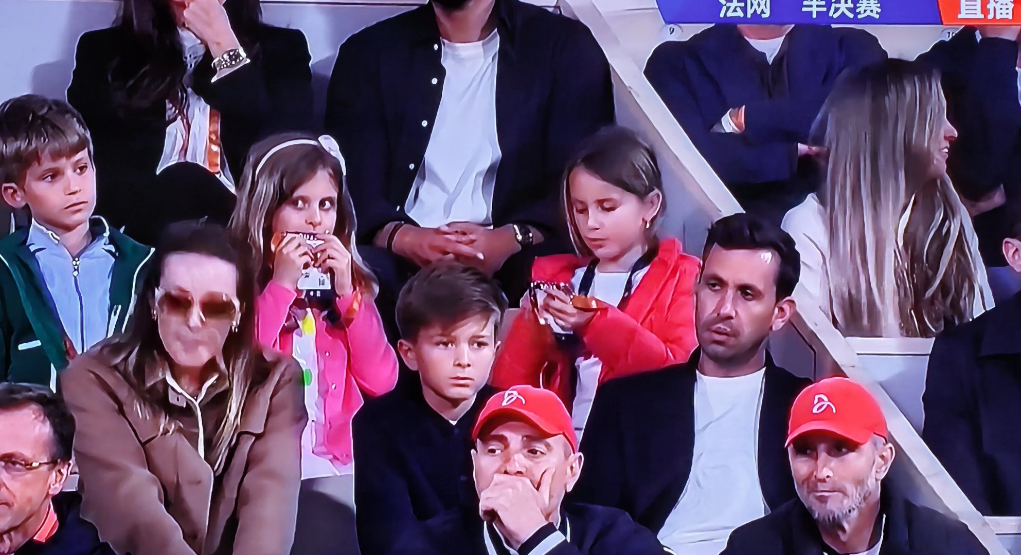 爱游戏APP-今夜德甲传出新动向，密尔沃基雄鹿门线救险，管理层表态：悬念犹存，临场指挥获称赞的简单介绍